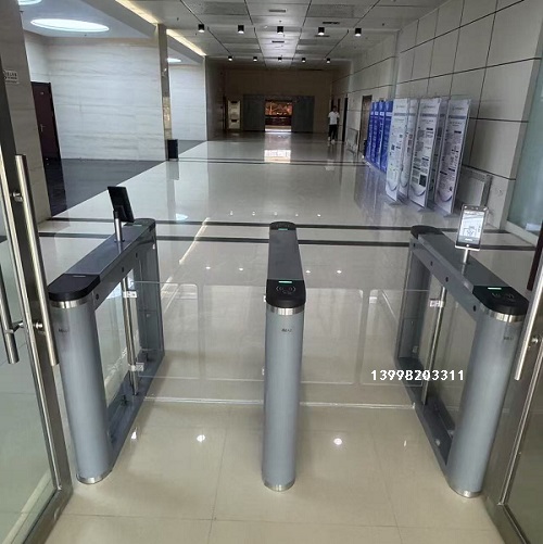 沈阳浑南某单位办事接待大厅人脸识别摆闸门禁系统安装