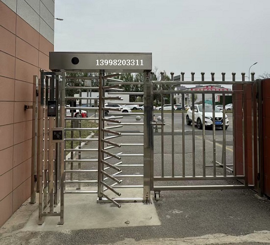 沈阳浑南学校员工入口人脸识别全高转闸门禁系统安装案例